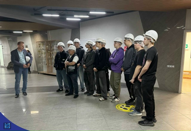 Уралэлектромаш помогает каменской молодежи выбрать для себя профессию