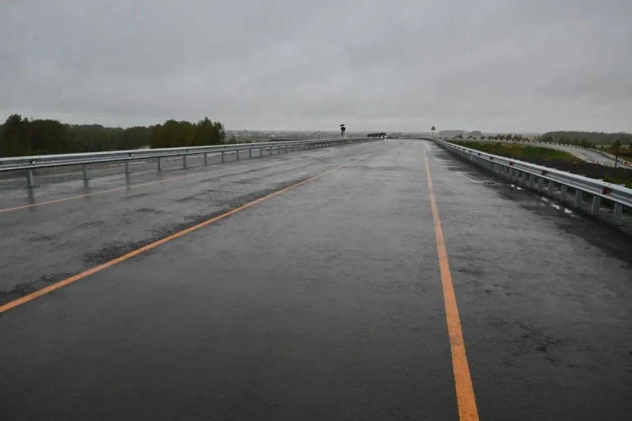 Открыто движение по новому путепроводу через железную дорогу в районе Логиново