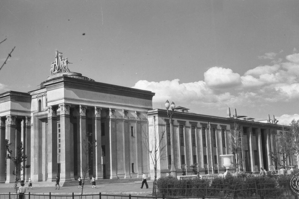 1949. Здание Дворца культуры Уральского алюминиевого завода