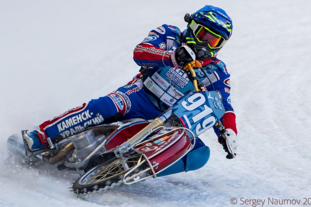 moto100220