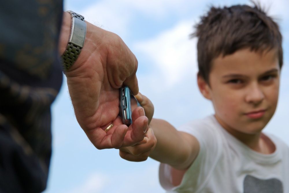child anxiety phone 1024x685