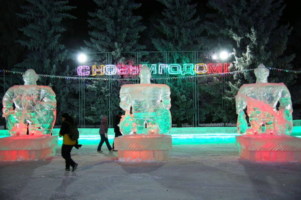 Традиционные ледовые городки открыли в Каменске-Уральском. Фоторепортаж Виртуального Каменска