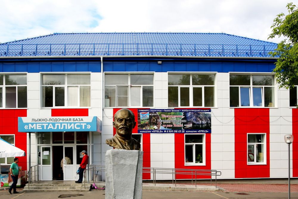 Сувениры с видами Каменска-Уральского доступны в самых популярных туристических местах города
