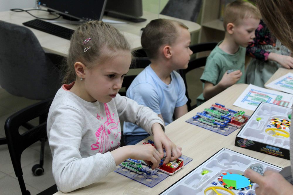 В Каменске-Уральском прошел фестиваль технического творчества «РОБОФЕСТ-2024»
