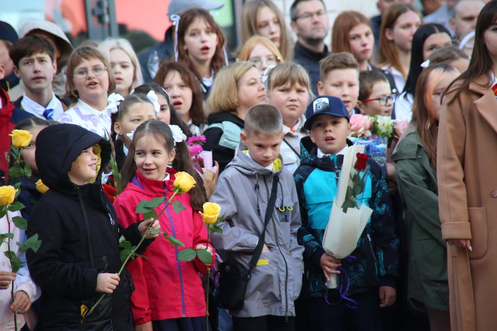 Торжественные линейки в&nbsp;честь начала учебного года прошли в&nbsp;школах Каменска-Уральского