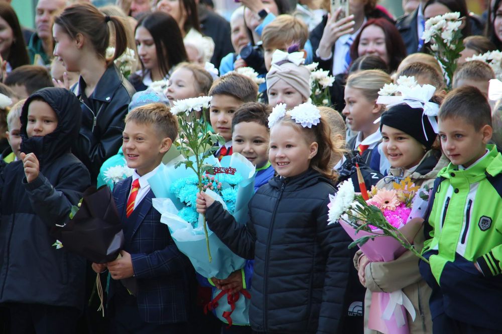 Торжественные линейки в&nbsp;честь начала учебного года прошли в&nbsp;школах Каменска-Уральского