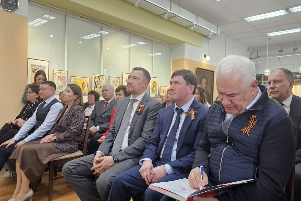 В Каменске-Уральском прошла презентация книги «Трудовой подвиг Каменска-Уральского»