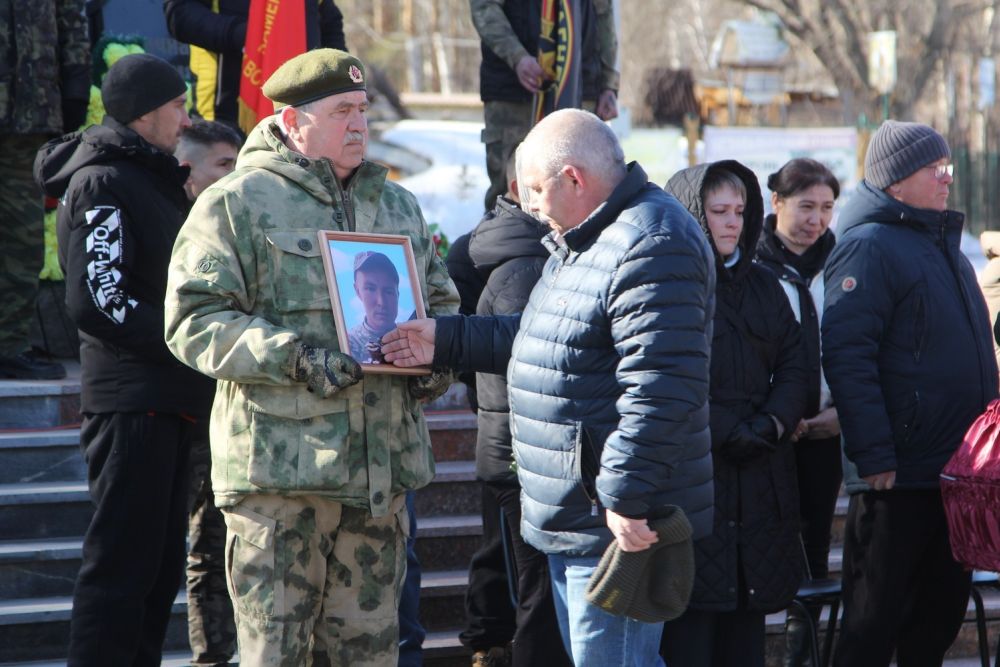 В Каменске-Уральском простились с Раилем Суфиевым и Андреем Гобовым