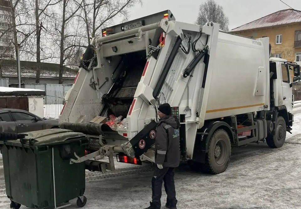 Региональные операторы по вывозу мусора усилят работу в новогодние праздники