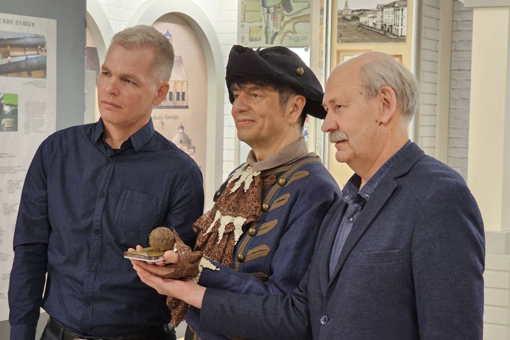 Ядро пушки Каменского завода символично передали в проект «Маршрутами Великой Северной экспедиции»