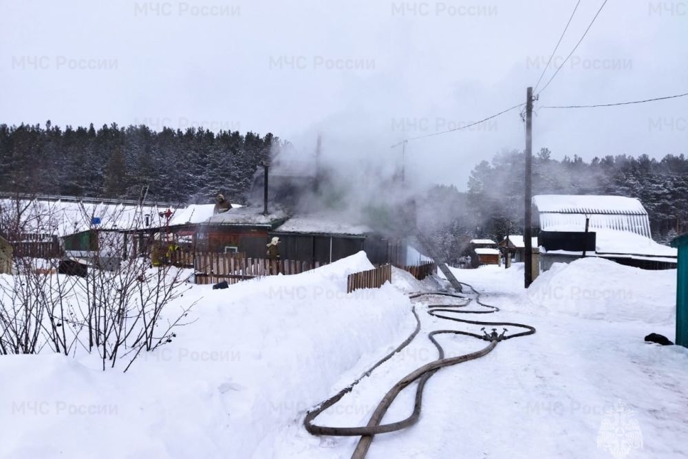 В деревне Монастырка сгорела крыша и пострадала баня
