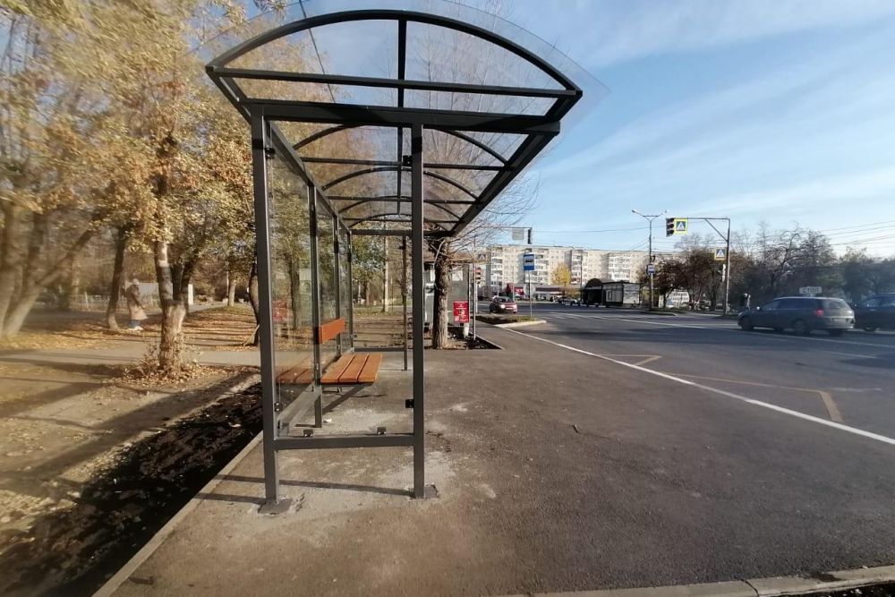 Два новых остановочных павильона появились в поселке Ленинском