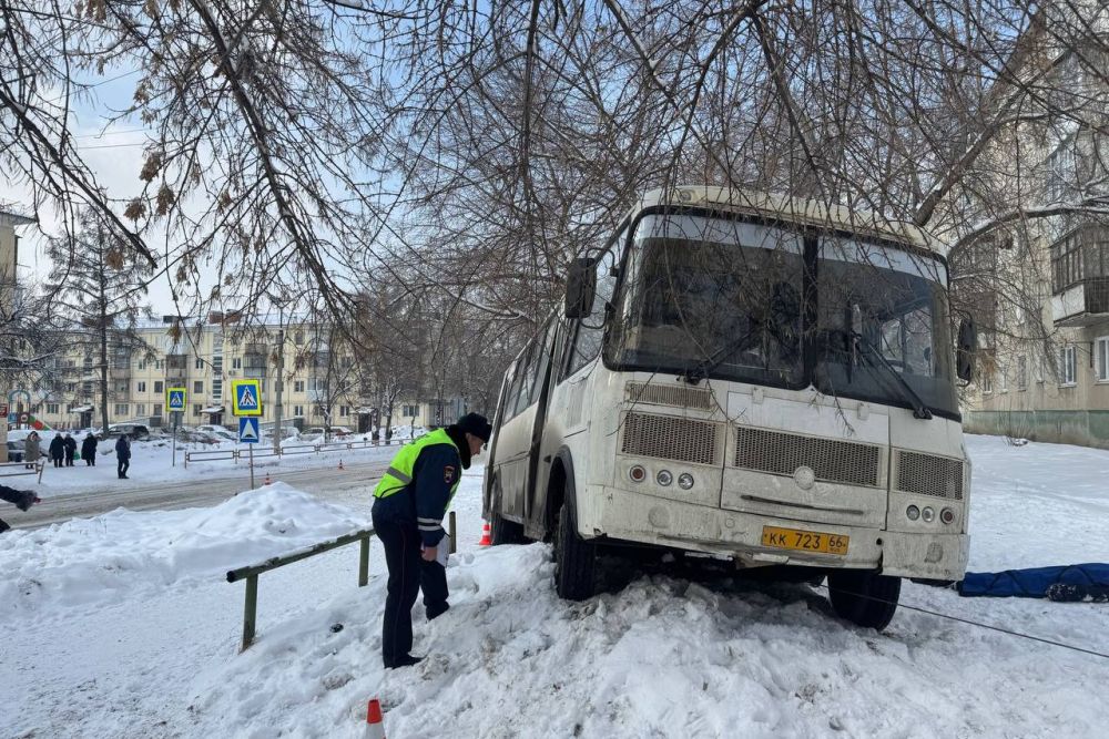 ДТП с пассажирским автобусом со смертельным исходом произошло в Каменске-Уральском