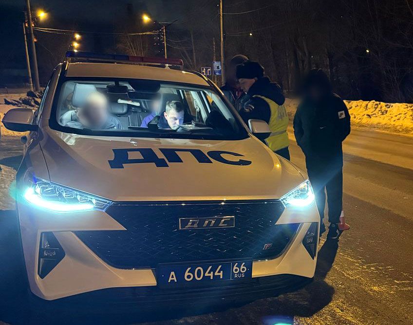 В Каменске-Уральском инспекторы ГИБДД остановили несовершеннолетнего за рулем автомобиля