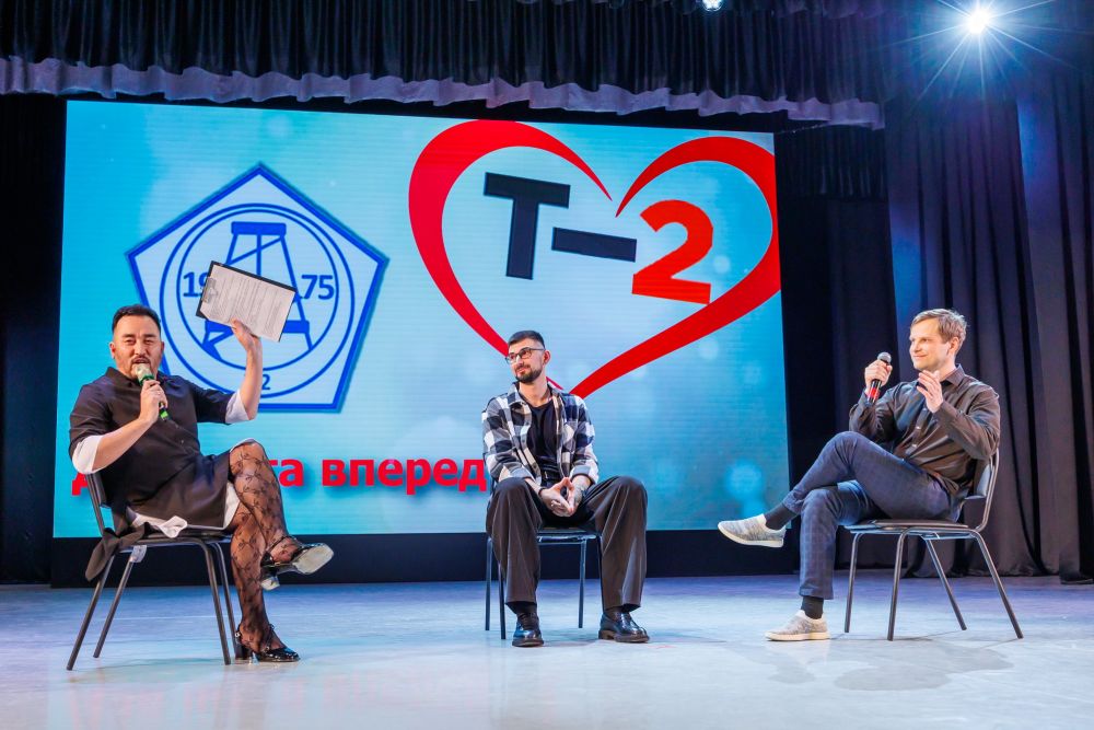 Синарские трубники провели заводской фестиваль КВН под названием «Стальные династии. Юмор по наследству!»