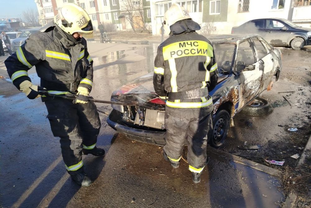В последний день марта в микрорайоне Южный сгорел автомобиль