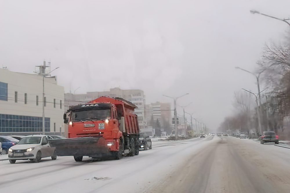 Каменск-Уральский справляется с уборкой снега на улицах города