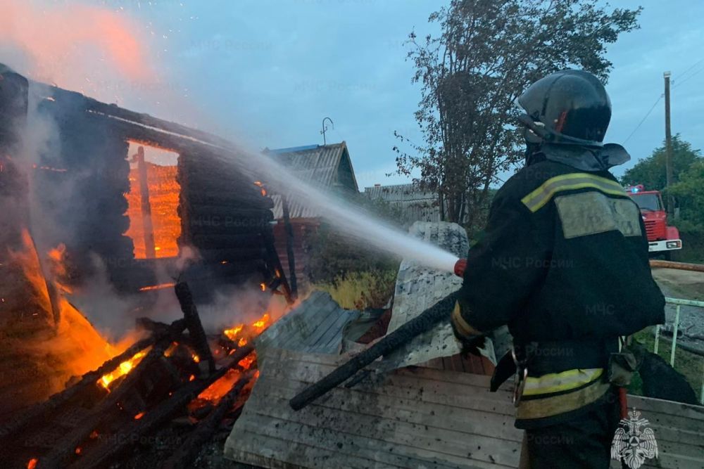 Вчера в деревне Брод сгорел жилой дом