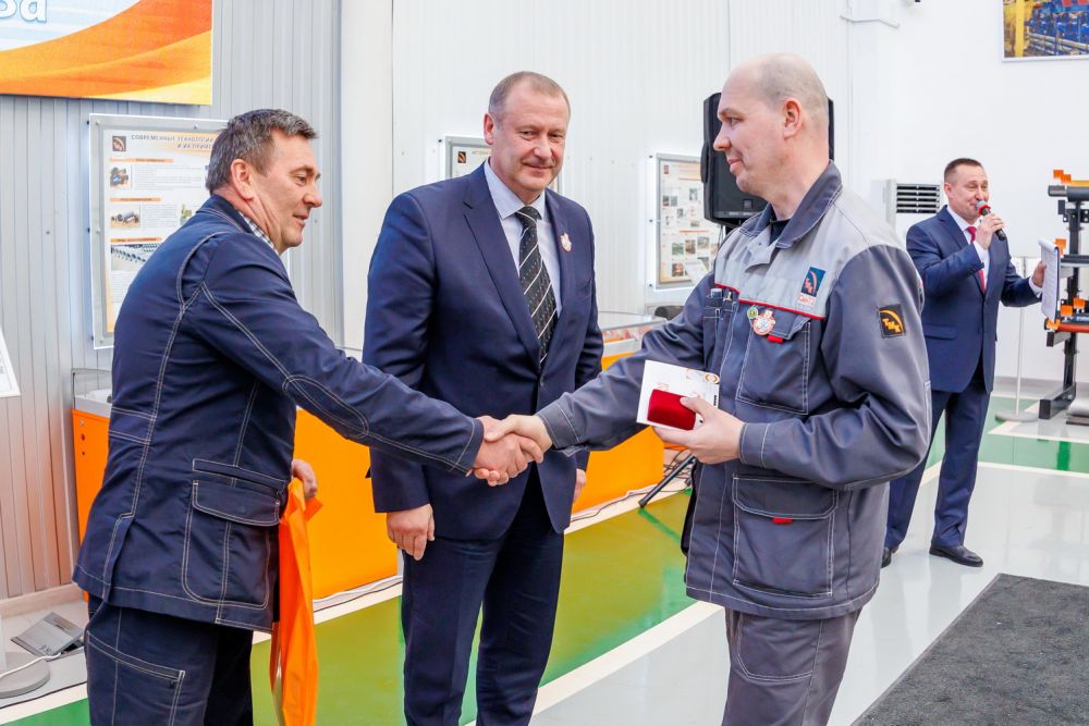 Синарские трубники награждены знаками отличия