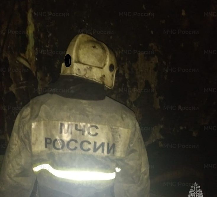 Сегодня ночью на территории завода в Каменске-Уральском сгорело оборудование в помещении цеха