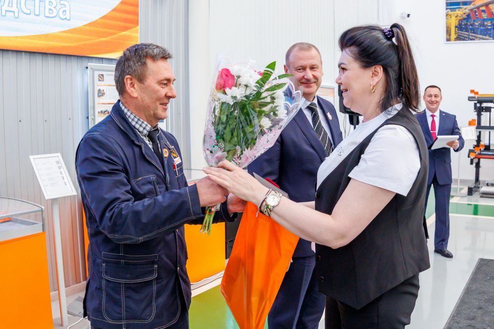 Синарские трубники награждены знаками отличия