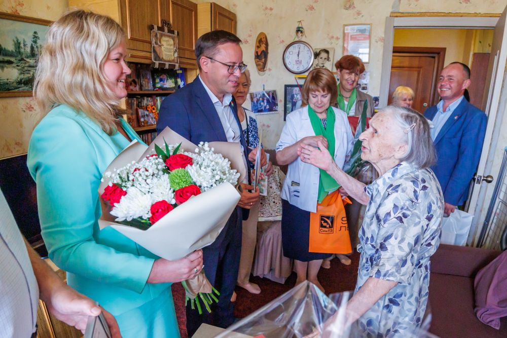Бывшая работница Синарского трубного завода Елена Шатько отметила 100-летний юбилей