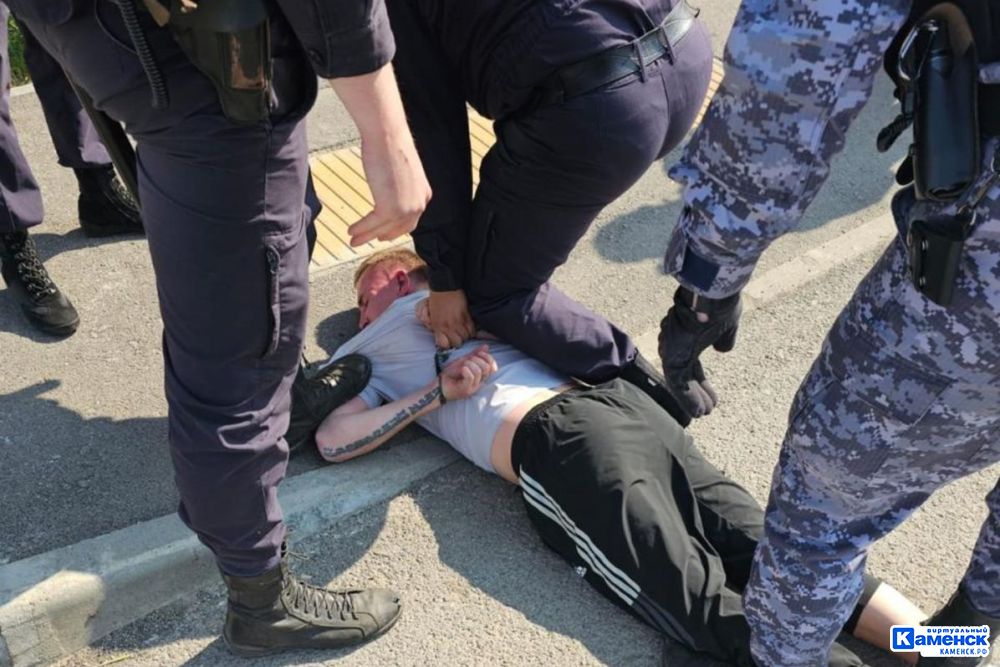 В Каменске-Уральском ревнивец угрожал убить сожительницу ножом 