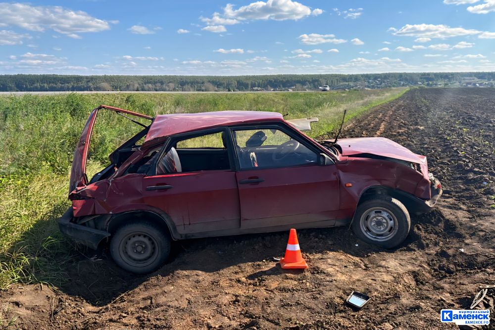 Водитель без прав стал виновником аварии, в которой травмированы три человека