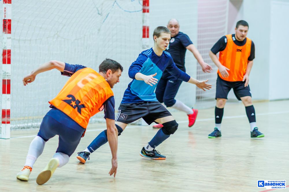 Синарские трубники провели турнир по мини-футболу