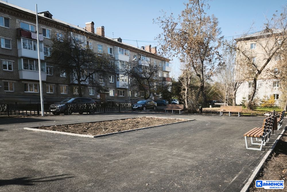 Завершаются работы по благоустройству пешеходной зоны по улице Челябинская и в сквере «Олененок»