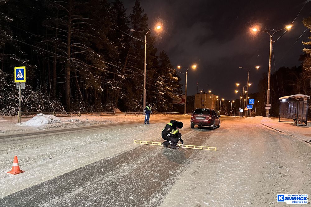 Вчера вечером водитель сбил женщину на пешеходном переходе