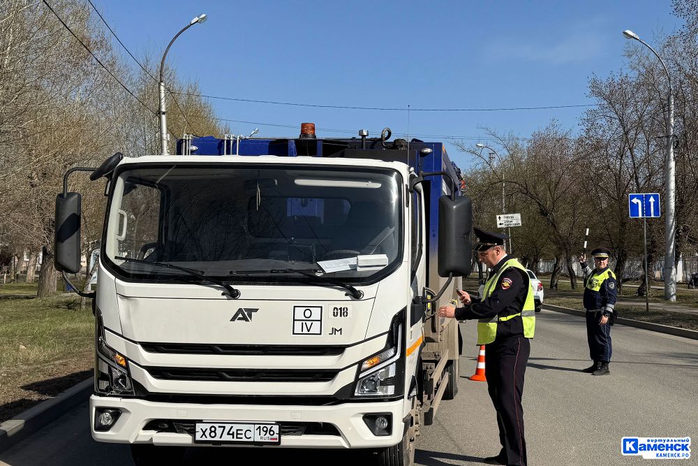 Ребенок находится в реанимации после ДТП по улице Ленина с участием мусоровоза