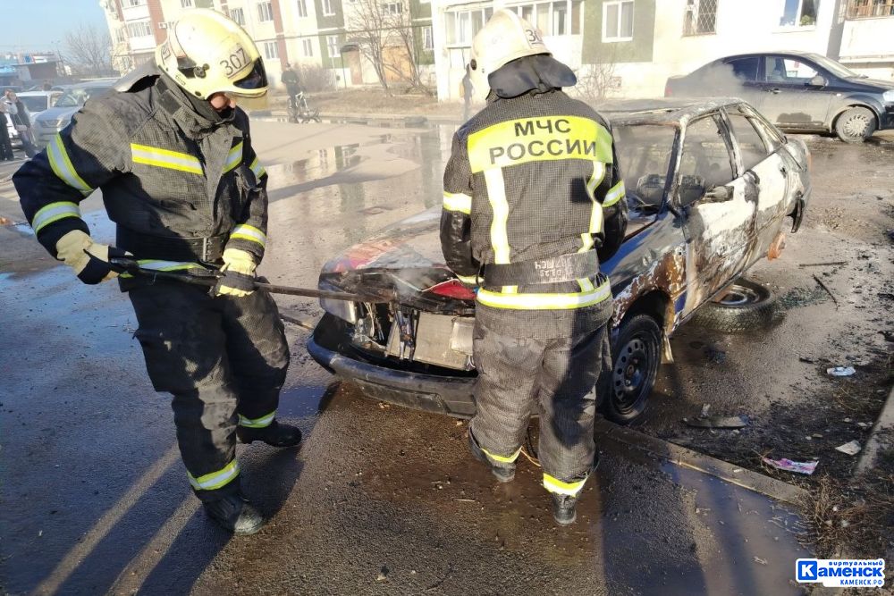 В последний день марта в микрорайоне Южный сгорел автомобиль