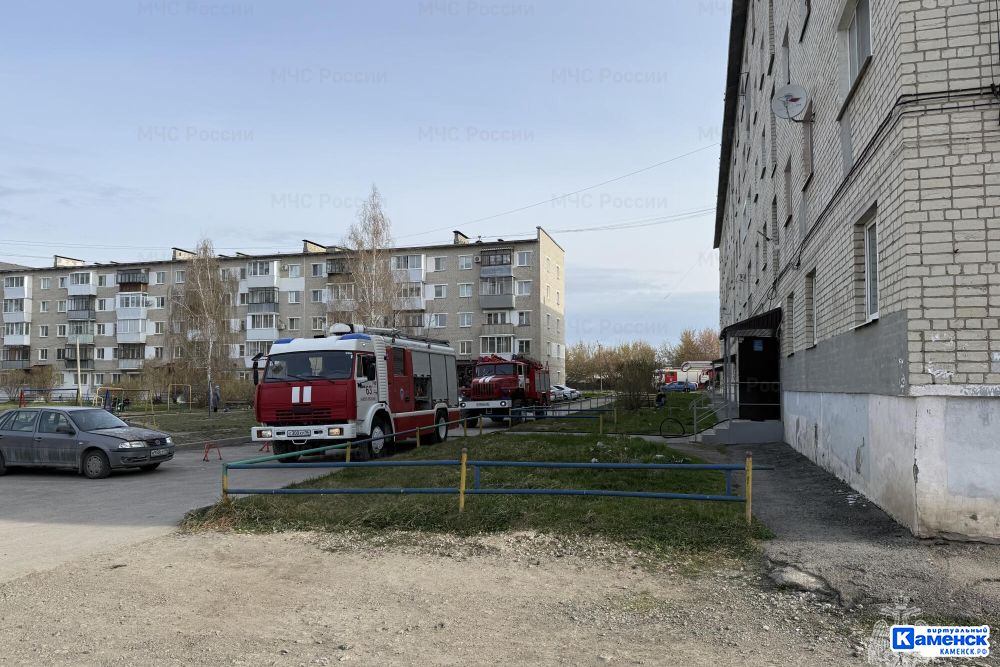 На пожаре в Каменске-Уральском по улице Мичурина есть пострадавший