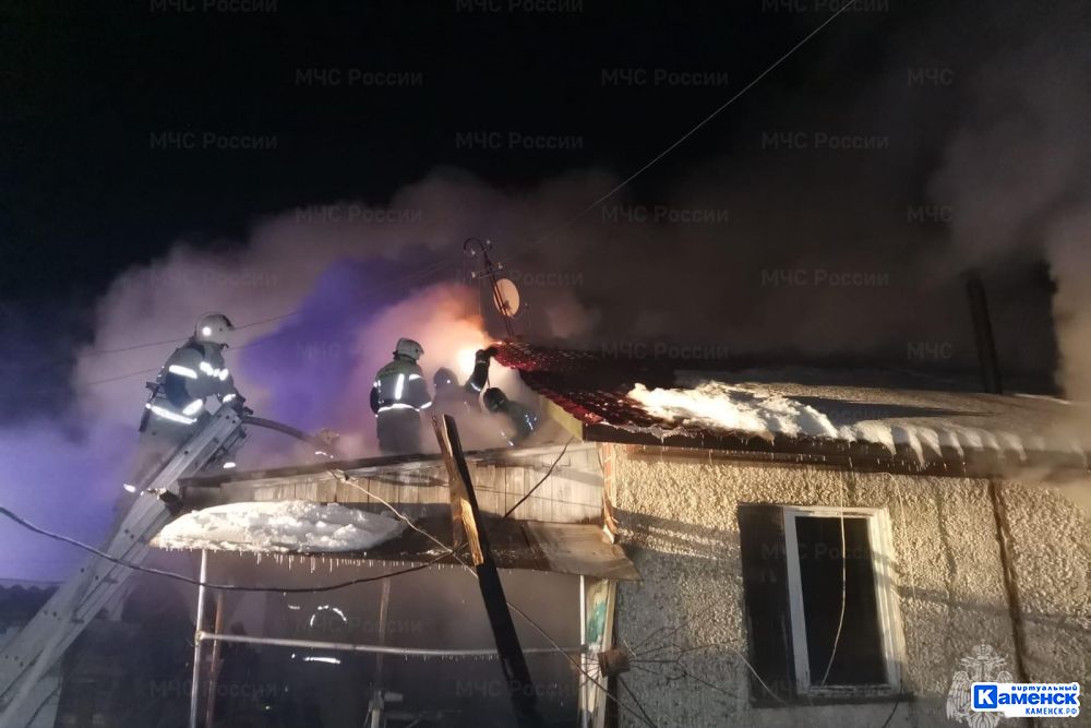 Вчера ночью в селе Покровское горел частный дом