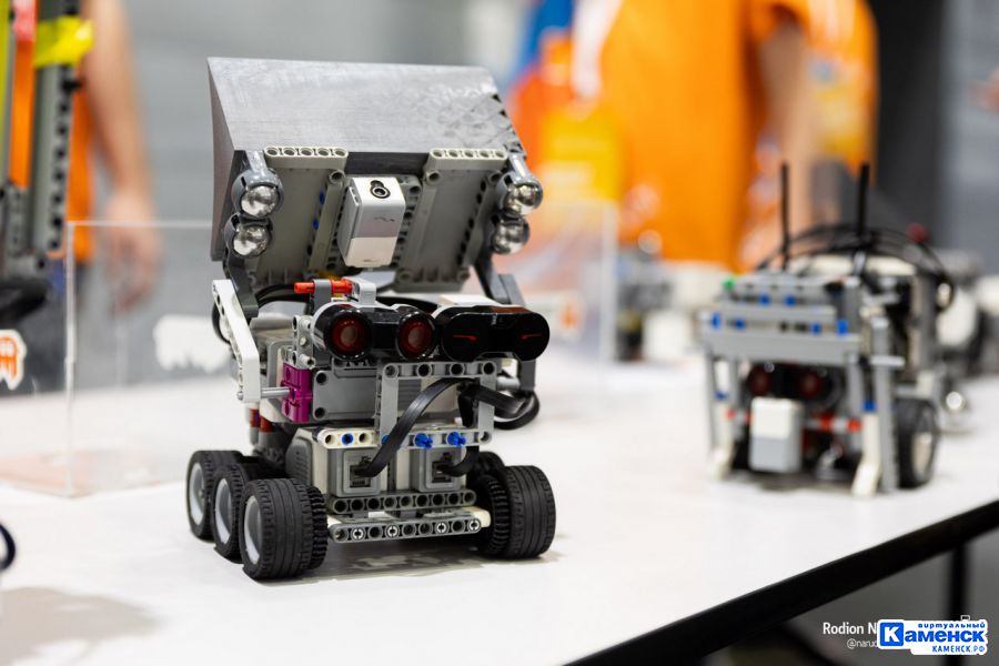 13 свердловчан стали победителями второй Уральской олимпиады по робототехнике