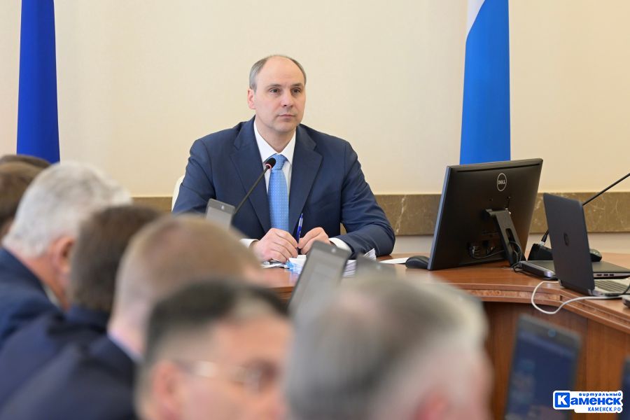 Денис Паслер поручил главам взять под личный контроль уборку снега в муниципалитетах