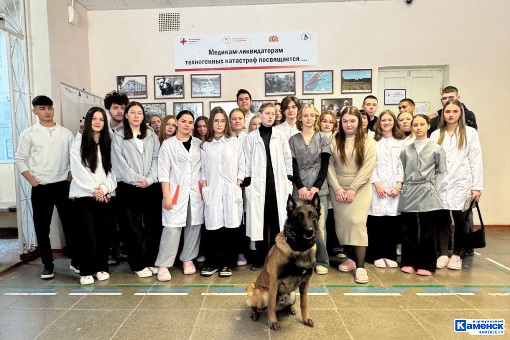 Студенты-медики Каменска-Уральского познакомились с работой полиции в рамках акции «Студенческий десант»