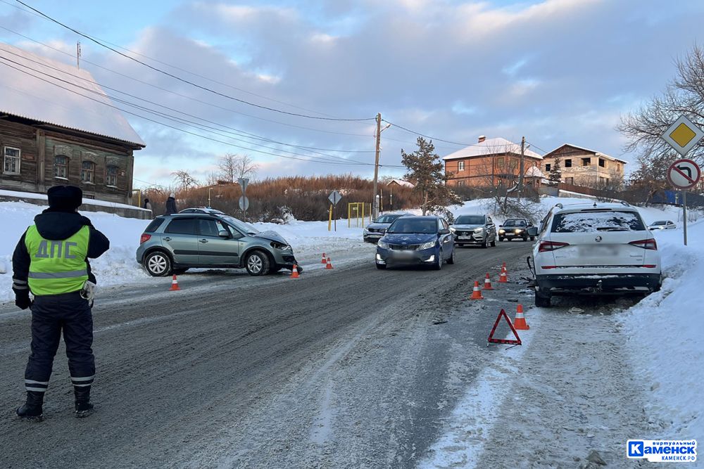 Два ребенка пострадали в результате ДТП в Каменске-Уральском