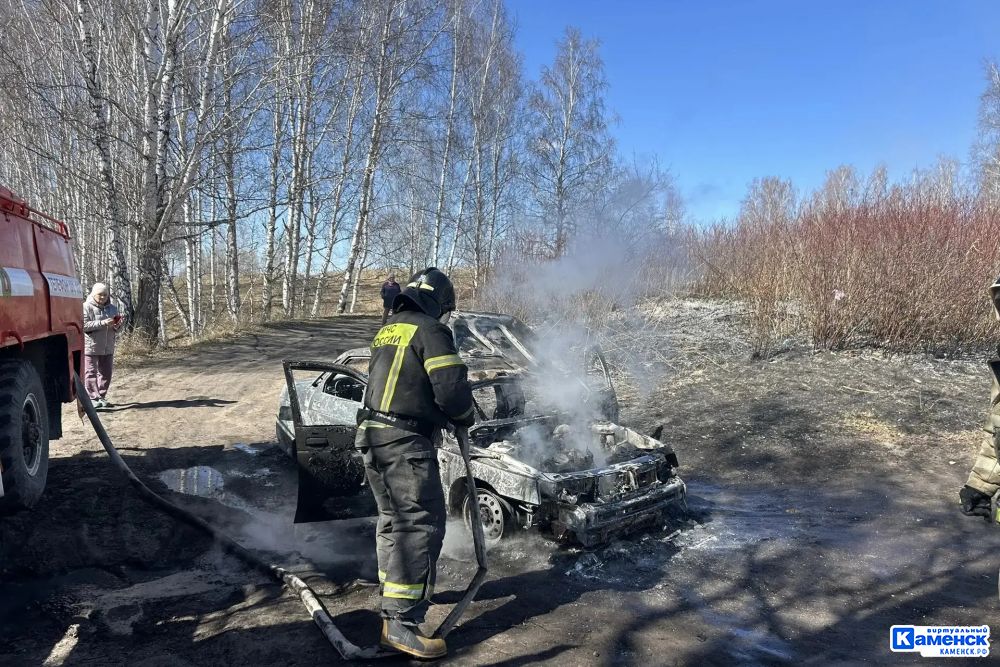 Вчера днем в селе Колчедан сгорел автомобиль