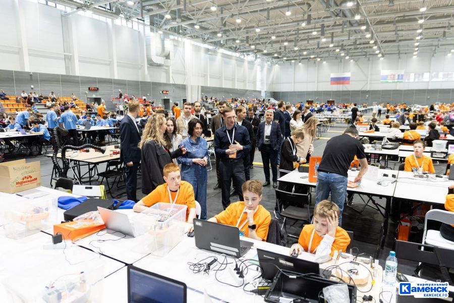 13 свердловчан стали победителями второй Уральской олимпиады по робототехнике