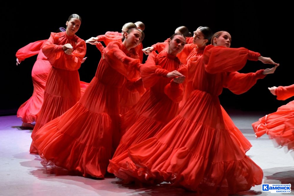 Образцовый «Каскад»: 40 лет в танце