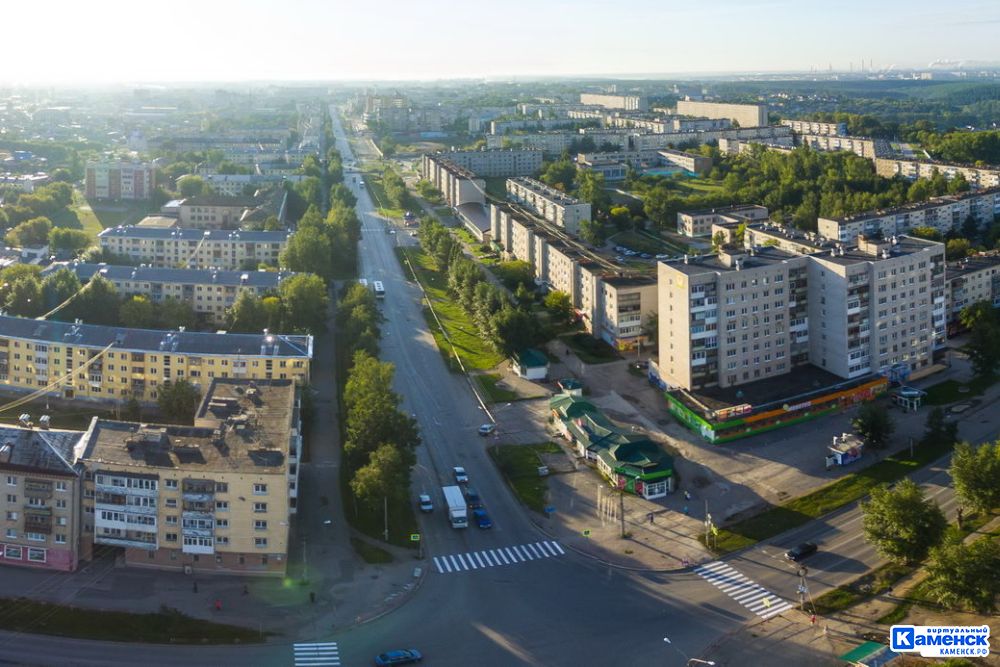 Более 400 миллионов рублей запланировано в 2026 году на повышение безопасности улиц и тротуаров Каменска-Уральского