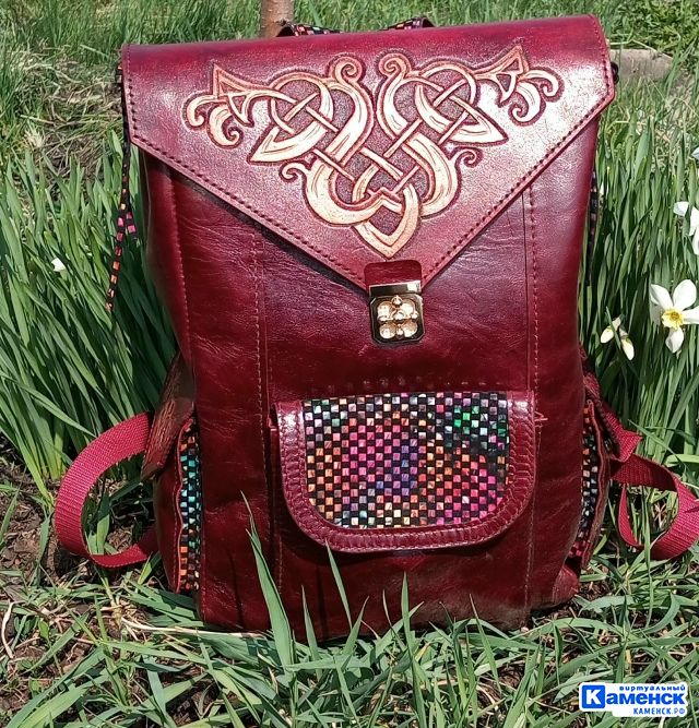 Каменская мастерица: про кожу, тиснение и правильные сумки