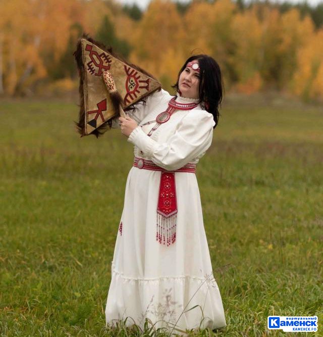 Алёна Закирова про себя, игру на варгане и этноэкскурсии в Каменске