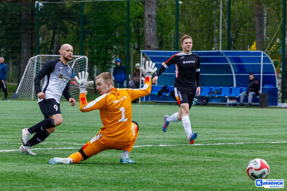 Футбольная команда «Синара» отметила 25-летний юбилей