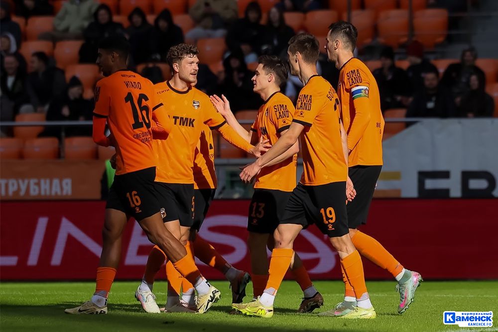 Синарские трубники болеют за футбольный клуб «Урал»